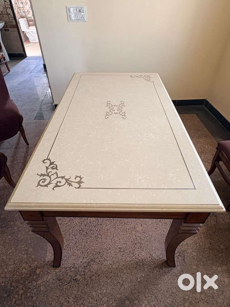 Dinning table for sale