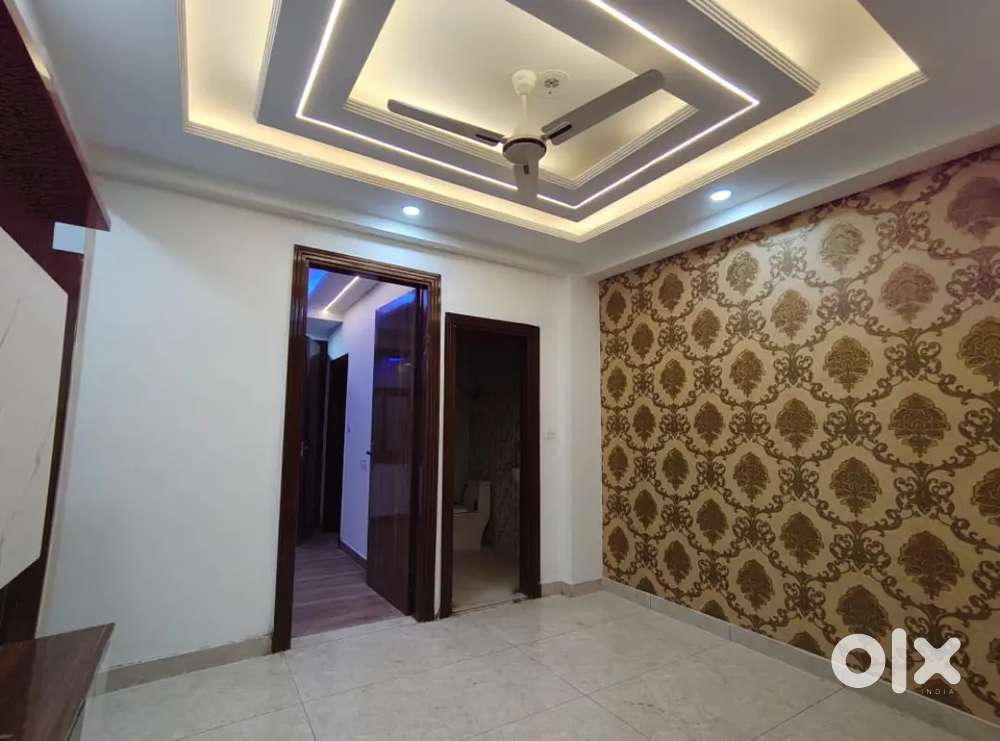 2 BHK READY TO MOV 30 LAC IN CNTRL NOIDA