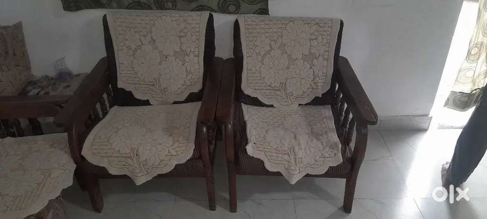 Sofa Sagwan ka