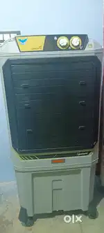 Brand new cooler 4 months old over all is ok
