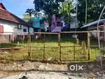 ആറ്റുകാൽ പുത്തൻ കോട്ട ജങ്ഷനിൽ ചുറ്റുമതിലോടുകൂടിയത്