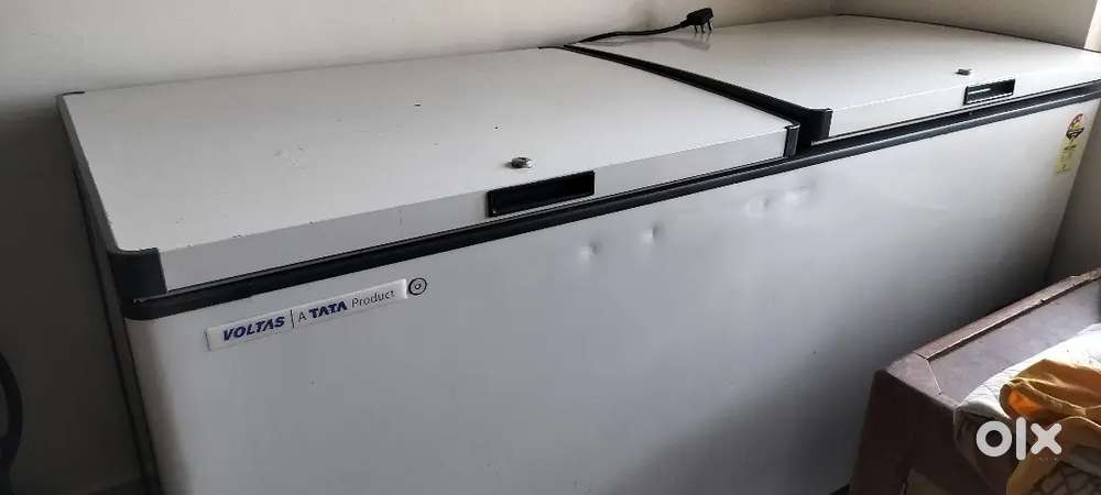 Voltas Double door deep Freezer cum chiller
