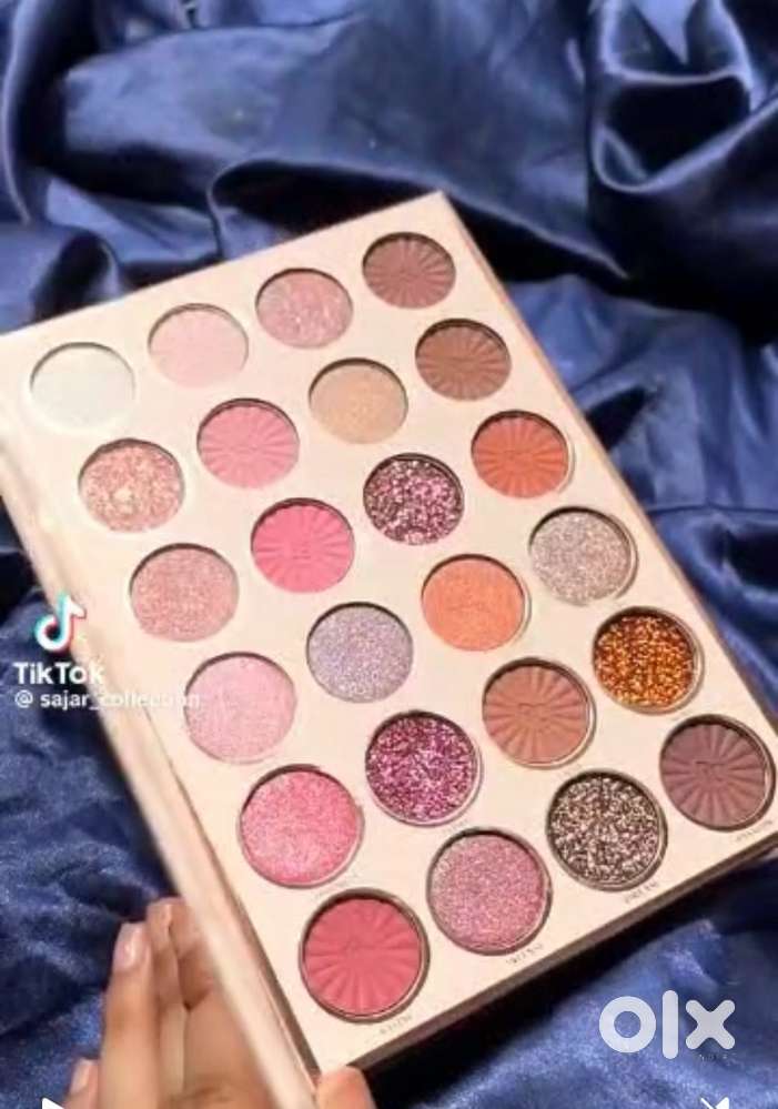 5 in one make up booklet pallet