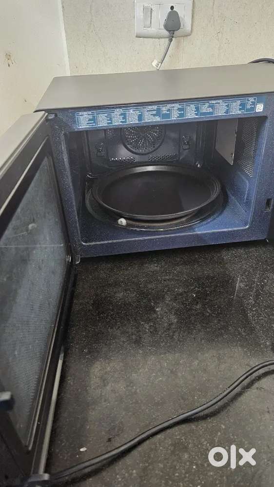 Microwave 28L