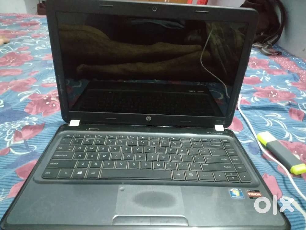 HP LAPTOP jiska touch pad or battery kharab hai