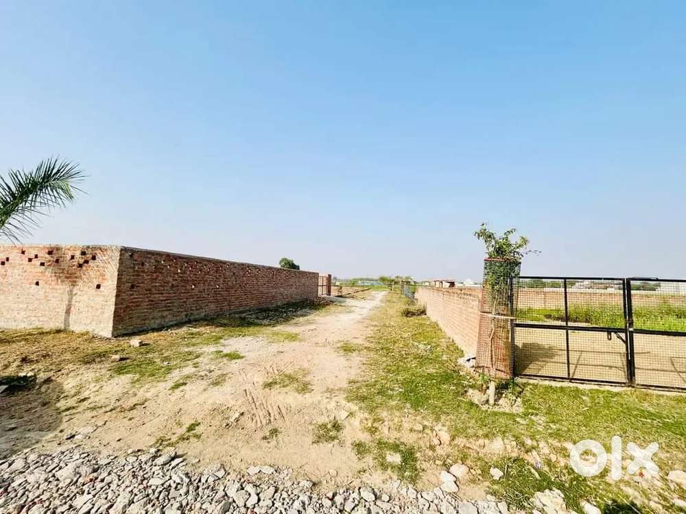 घर बनवा कर रहने योग्य जमीन इकाना स्टेडियम से नजदीक जमीन