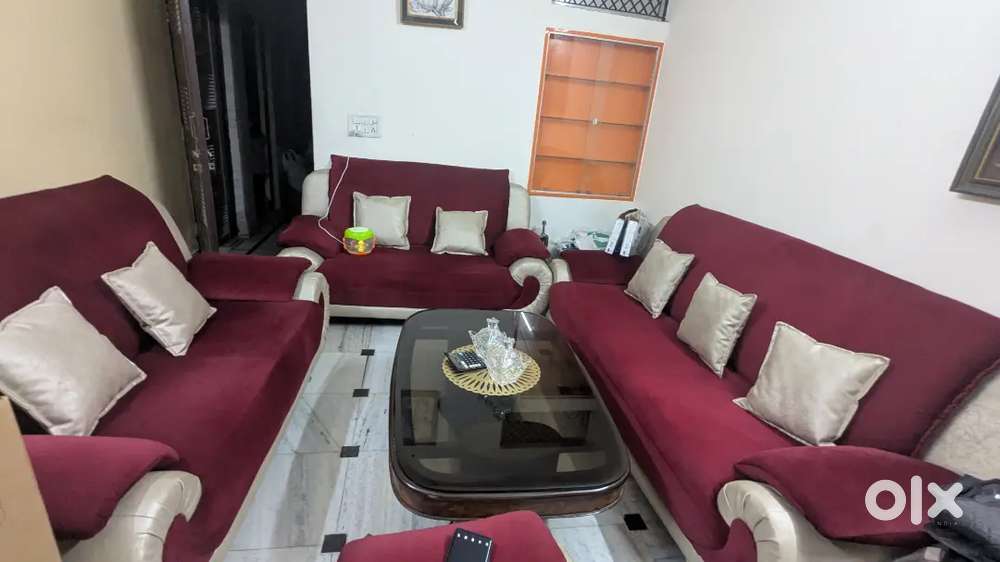 Sofa and center table