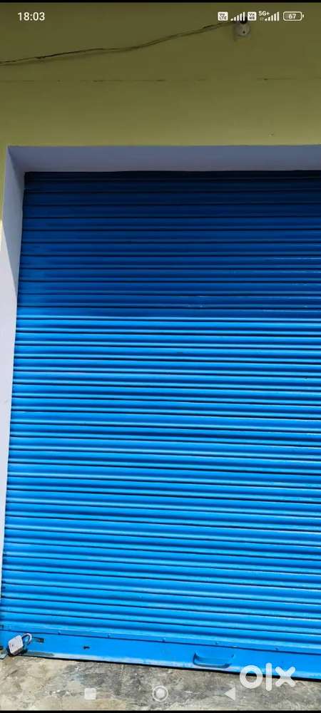 Shop in Jila Panchayat Hotel Maya Palace k samne se ghuske left