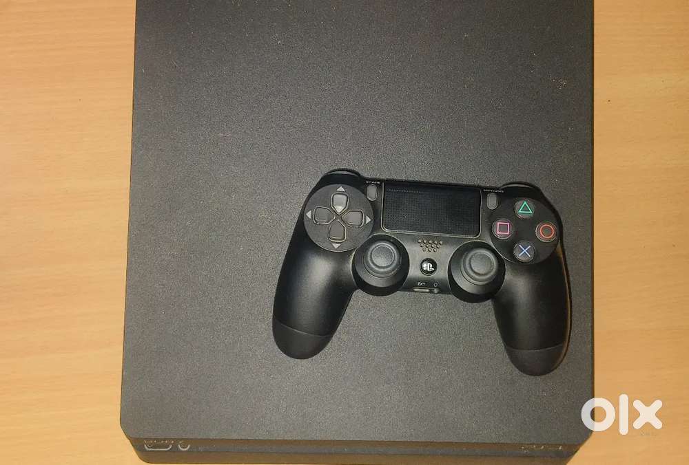 Ps4 slim 1Tb with 2 games 26k