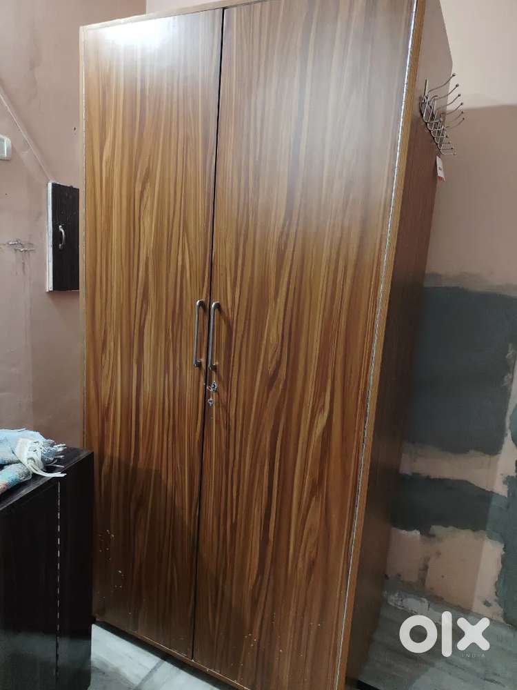 7×4 big wooden 2pcs allmehra like new condition