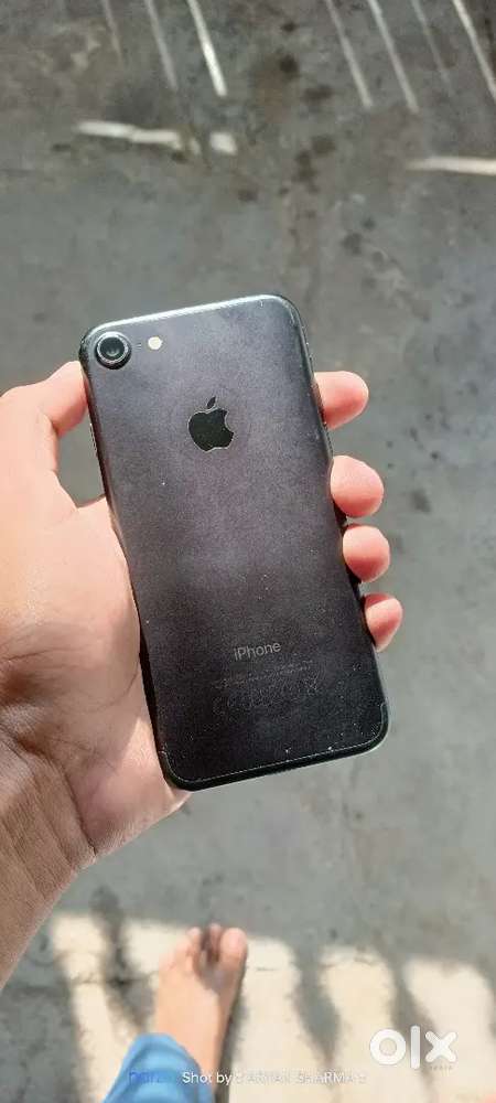 Urgent sell iphone 7 128 gb storage