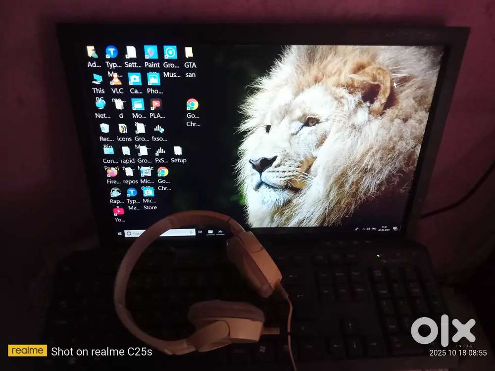 Windows 10, Computer all setup , dell monitor,