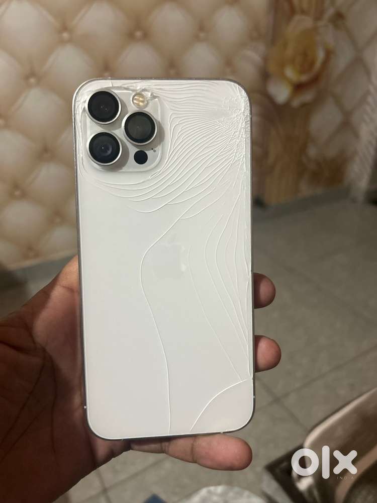 12pro max 128 gb battery 89 back glaas crak aa hor koi problem ni aa