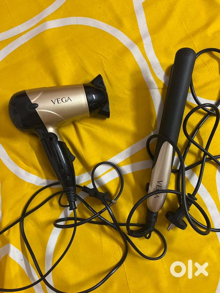 Hair straightener with dryer with curl