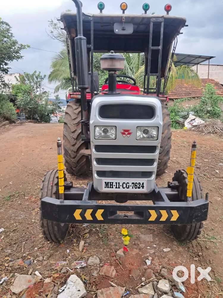 Selling tractor full condition not a single work