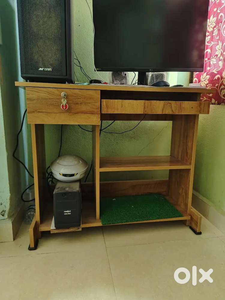 Computer table lower cost