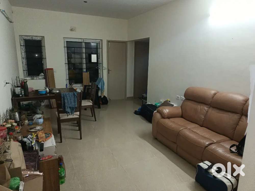 Rooms available for 2 girls Room sharing (2bhk)