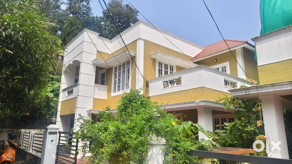 KUDAPANAKUNNU 3BHK INDEPENDENT  HOUSE AVAILABLE CAR PARKING