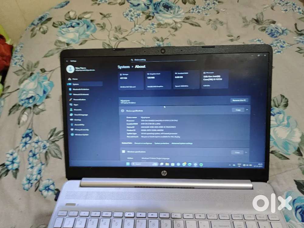 HP LAPTOP ORGINAL CHRGER AND MOUSE FREE AND BAG ALSO (GENIUNE BUYER)