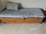 Sheeti with storage