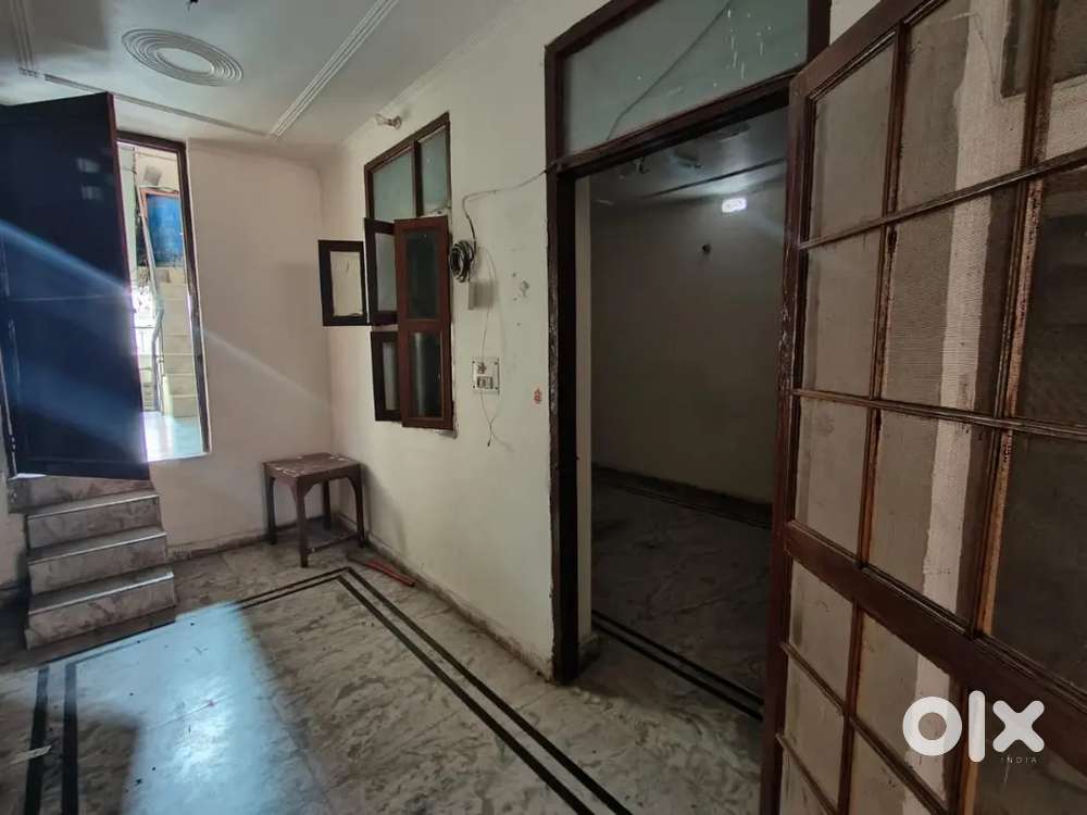TO-LET ONE/TWO ROOM SET