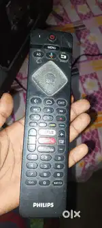 Philips 4k 32 inc smart tv.. mint candition 1 yers olx