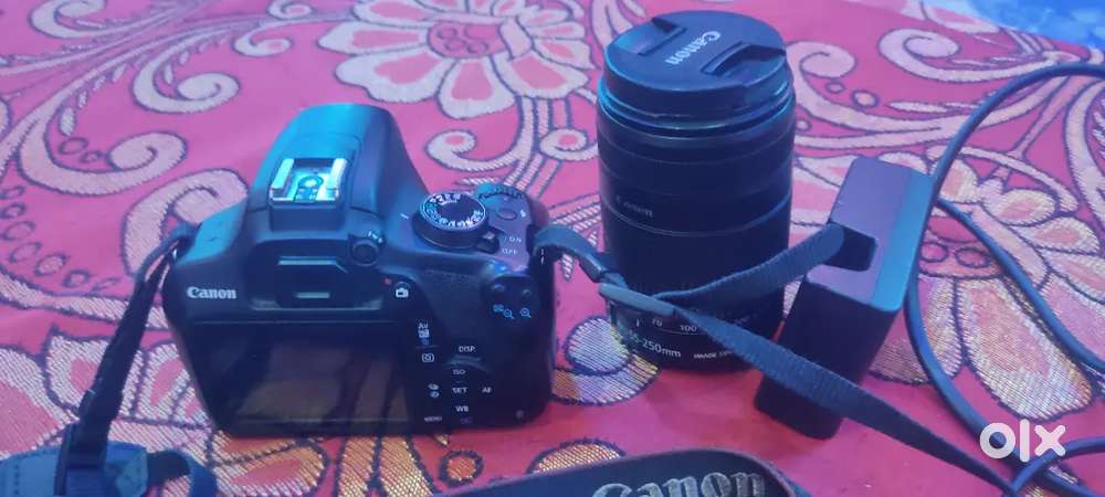 Canon camera 1200D with Zoom Lance 55/250