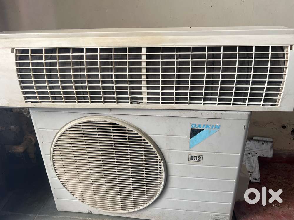 Daikin 2 ton splite ac 13600/-