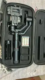 Crane 2 gimbal best condition 2 Jodi sal 1 charger
