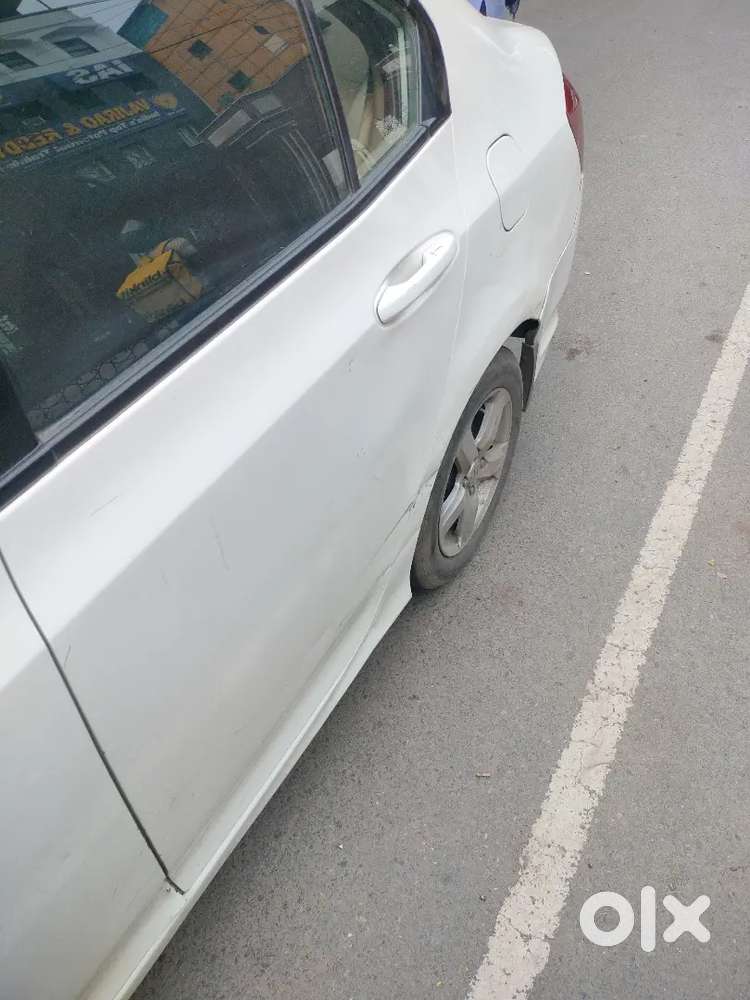 Ertiga car ola ya uber mai chalani hai ya theke pe lelo