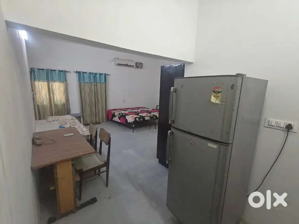 Fully furnished apartment for students/working individuals
