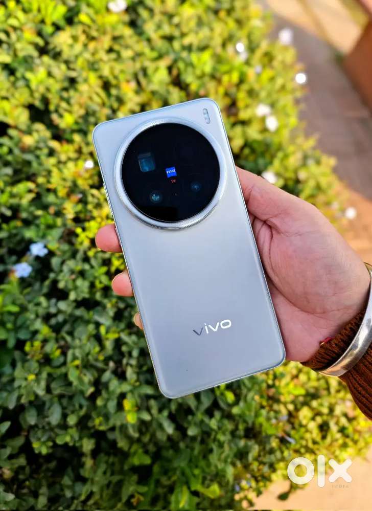 Vivo X200 Pro With 2 Years Warranty available