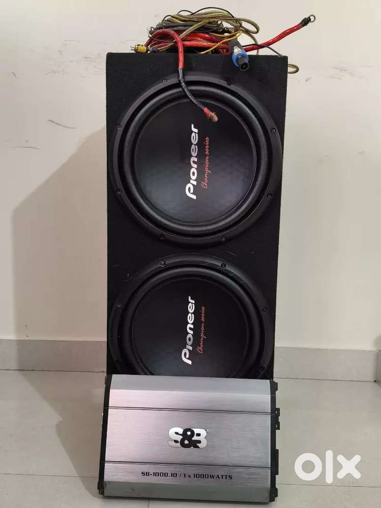 1000RMS Pioneer Subwoofer with Amplifier and Wiring Harness
