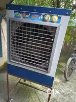 Cooler with stand