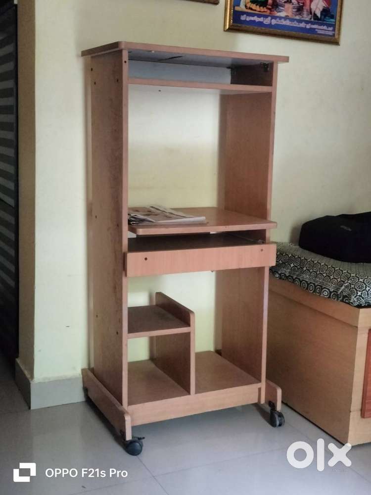 Computer table