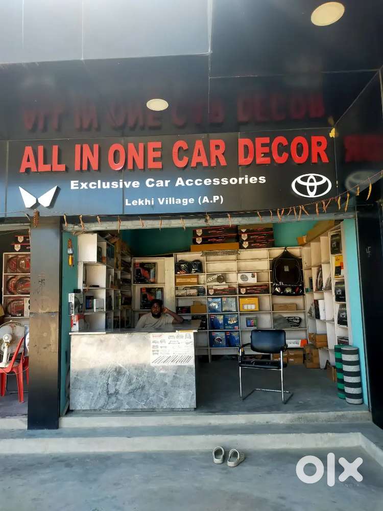 Sale car accessories shop