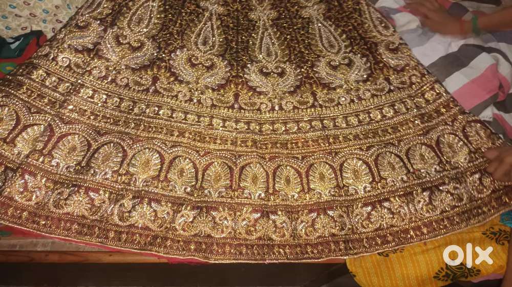 Mere sadi ka lehnga he ek bar hi pehna sadi me hi tab se rkha hua he
