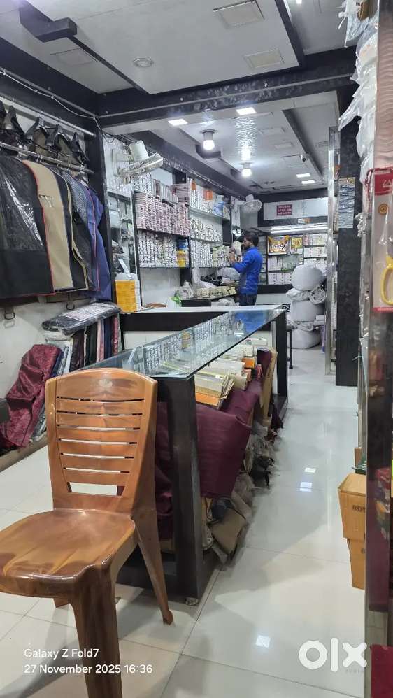 Jaroorat hai shop par kaam karne ke liye ladko aur Driver ki