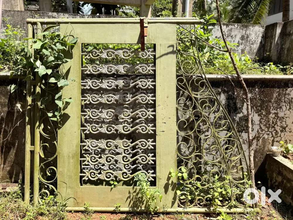 Used Iron Gate With Decorative Design - Good Condition