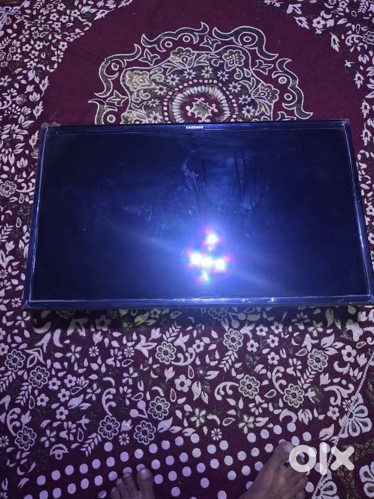 Brand .. sumsung size 32 , condition like now