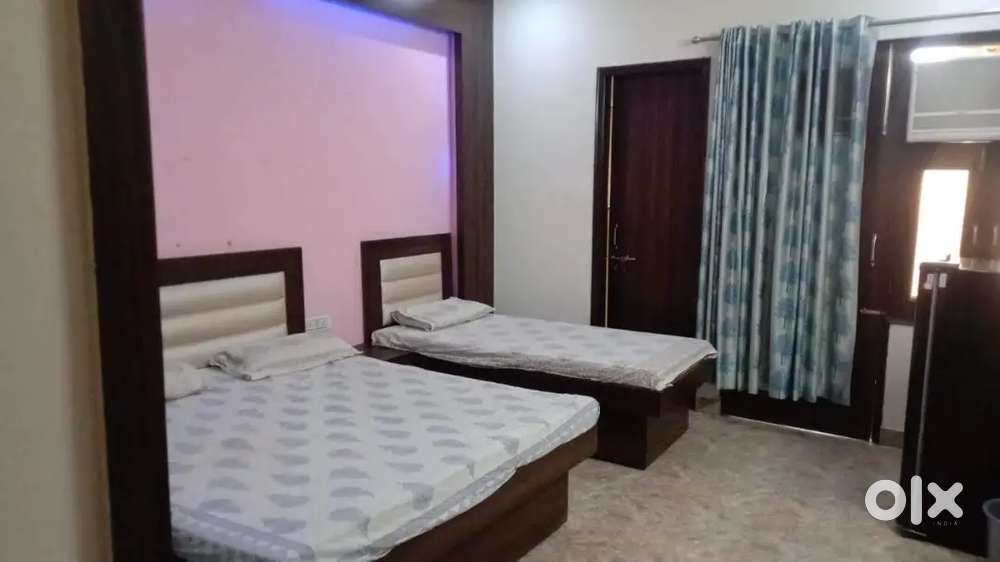 PG with Balcony, AC & Meals – Heritage Rooms, Gurgaon