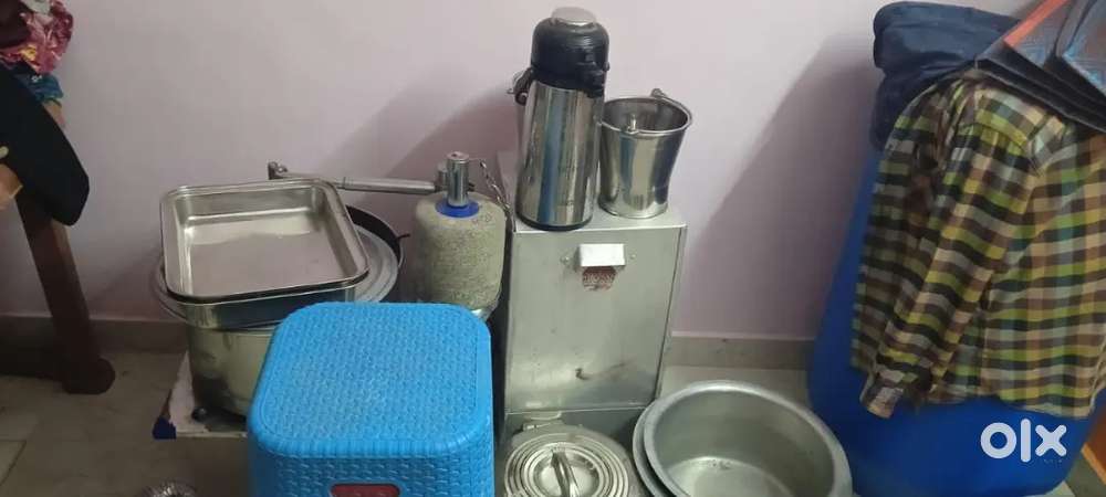 Kitchen equipments grinder, idly pathra, tea flask, etc..