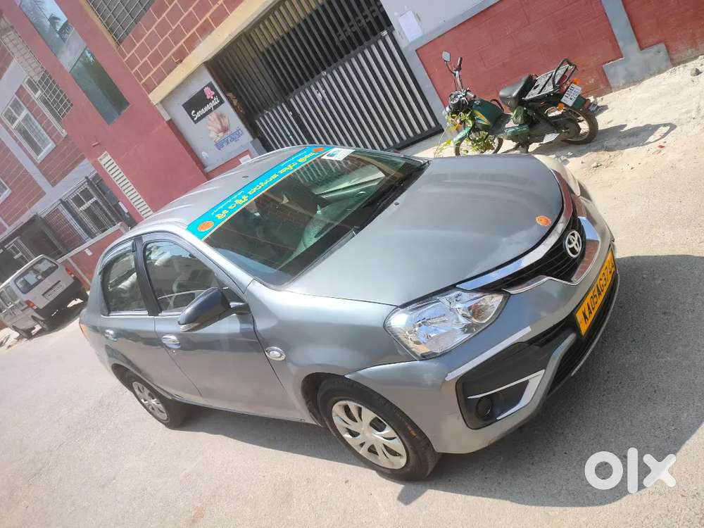 Tayota etios 2017model all dacuments one year runnig new tyre   msg me