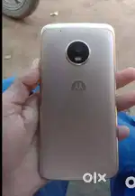 Moto G5 plus display break hai par kaam kar raha hai earbuds free