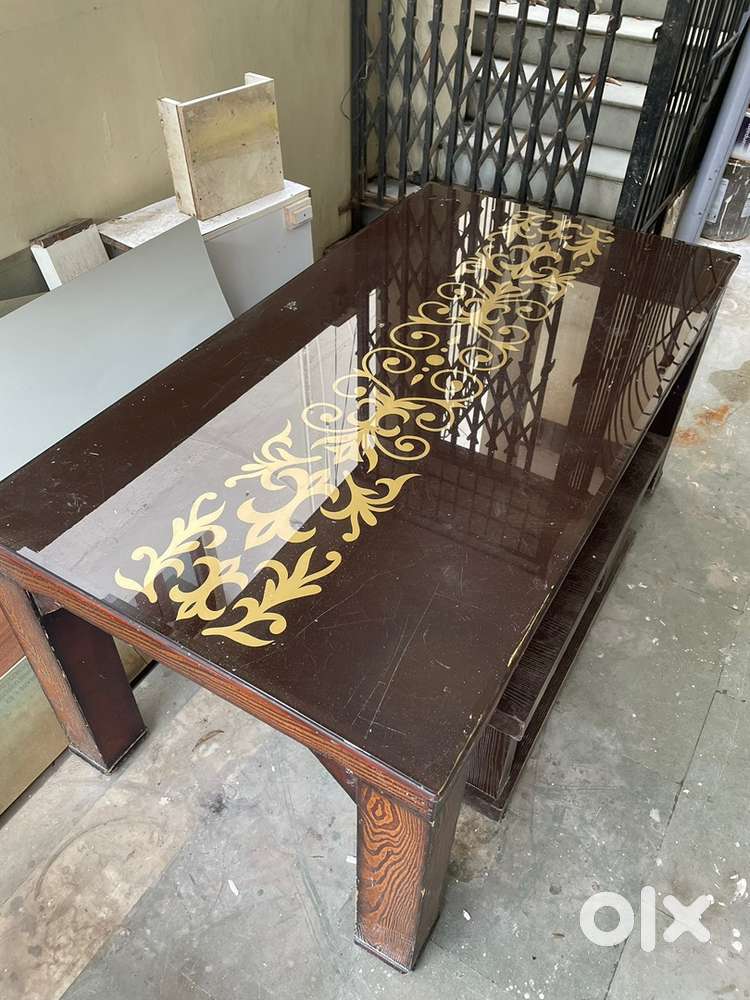 PREMIUM DINING TABLE