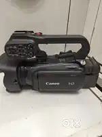 Canon XA11 video camera only 5/6 time used with all original accessori