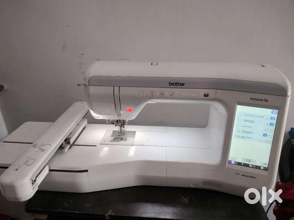 Embroidery machine in excellent condition
