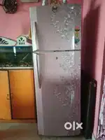 We are selling double storage Lg refrigerator