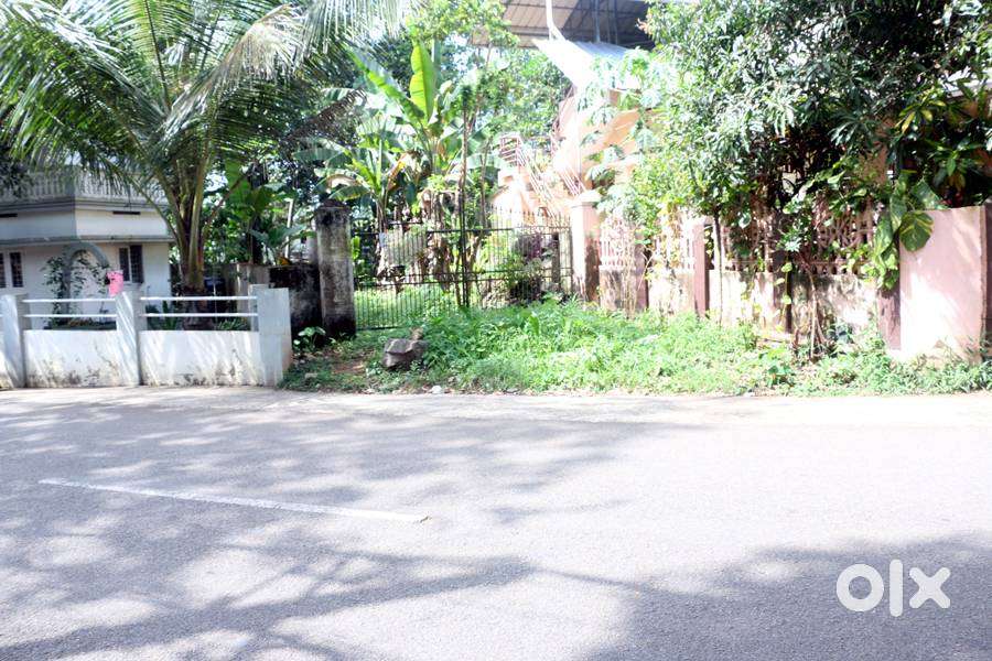 House plot 18 cents at old MC road Samkranthi 7 lakh/cent