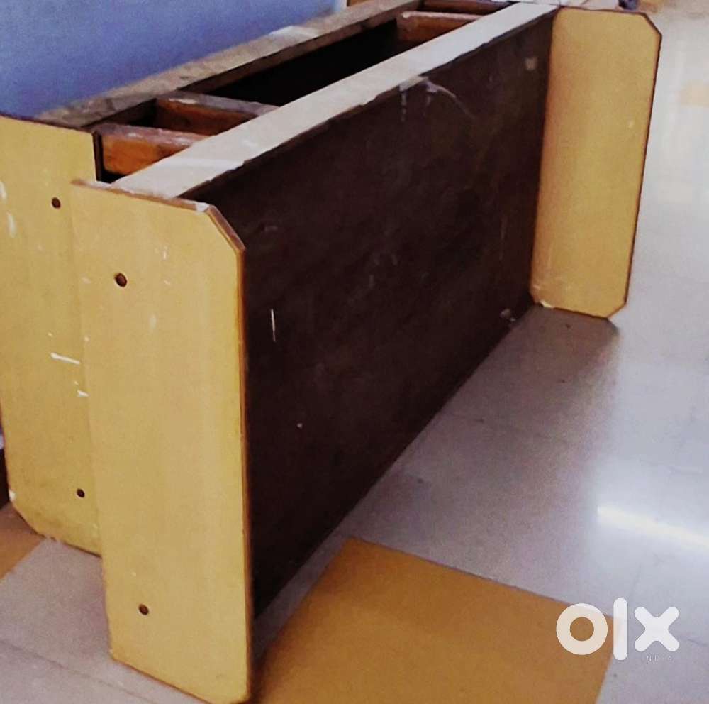 single Wooden beds .Quantity 45